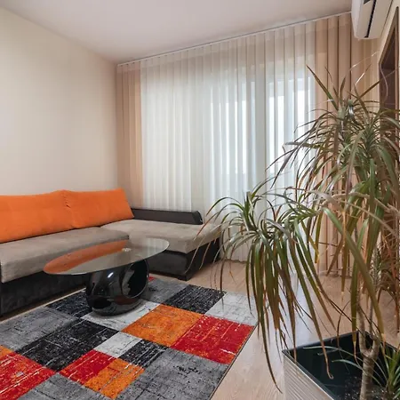 Апартаменты Bgapartments - Momina Salza